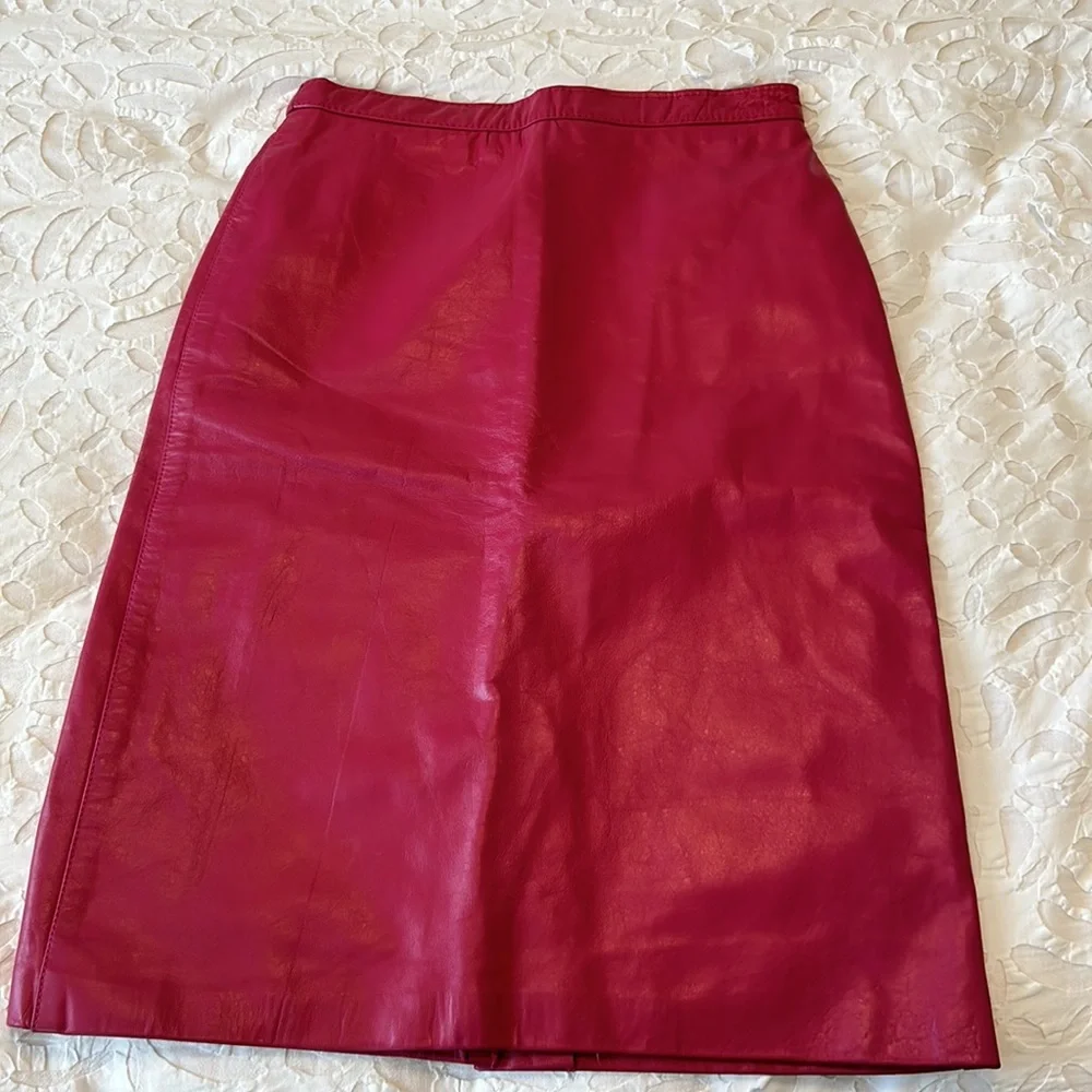 Beautiful vintage, real leather, hot pink skirt - Picture 2 of 5